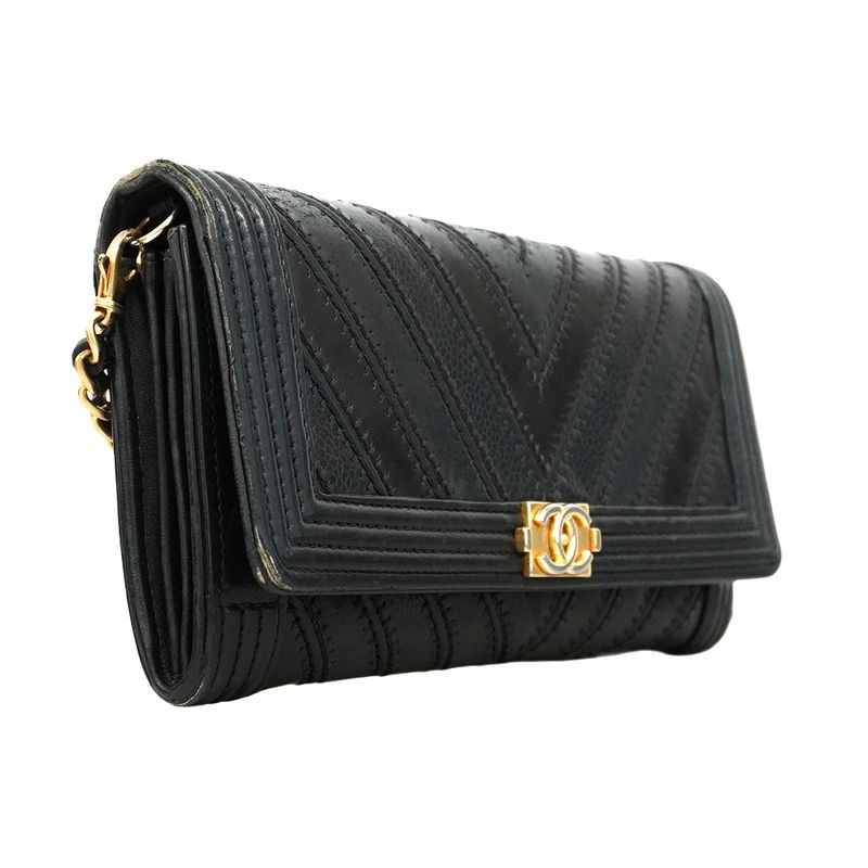 Chanel Shoulder Wallet Boy Chanel/v Stitching Leather Black Gold Hardware Women
