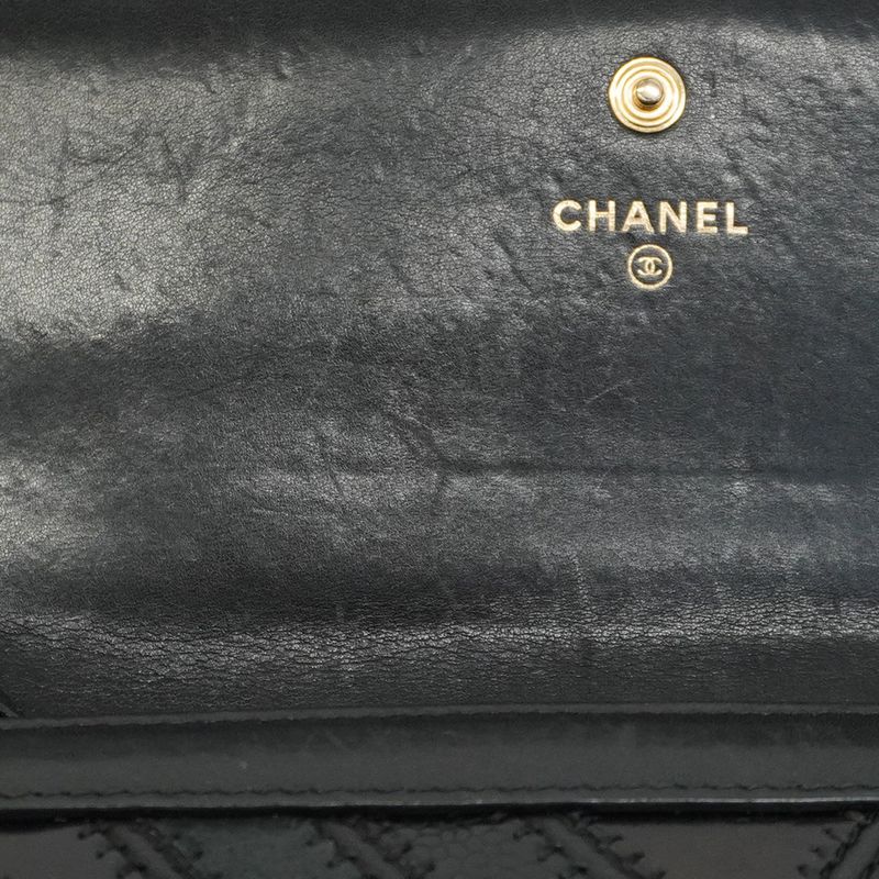Chanel Shoulder Wallet Boy Chanel/v Stitching Leather Black Gold Hardware Women