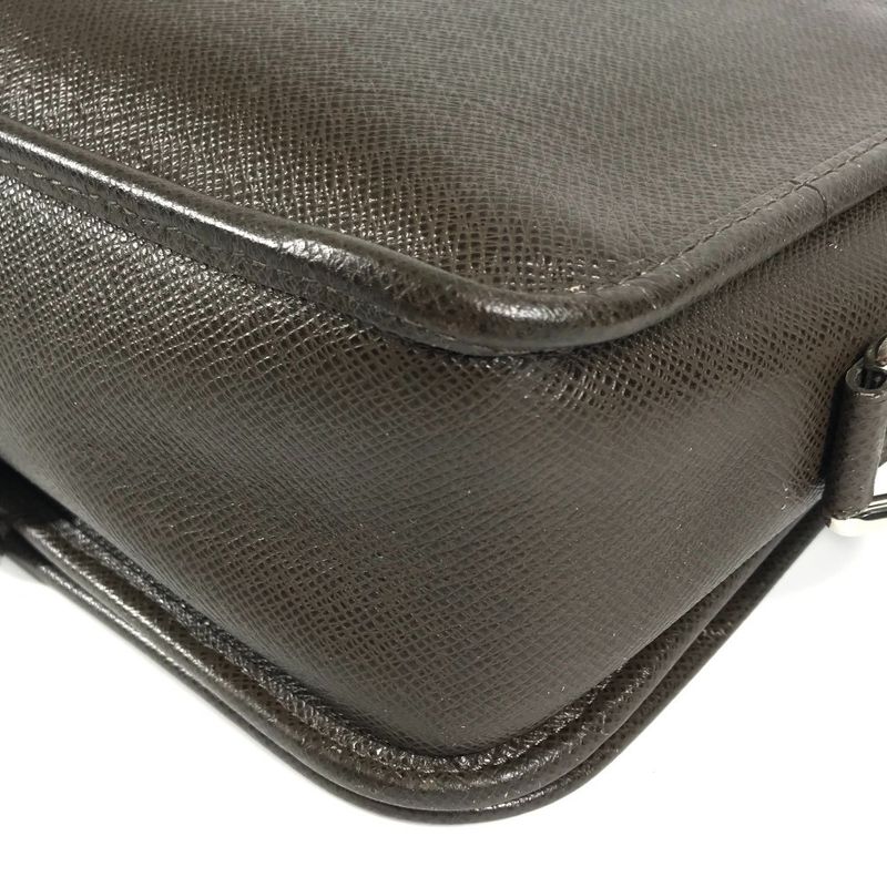 Louis Vuitton Shoulder Bag Andrei M32488 Taiga Leather Grizzly Brown