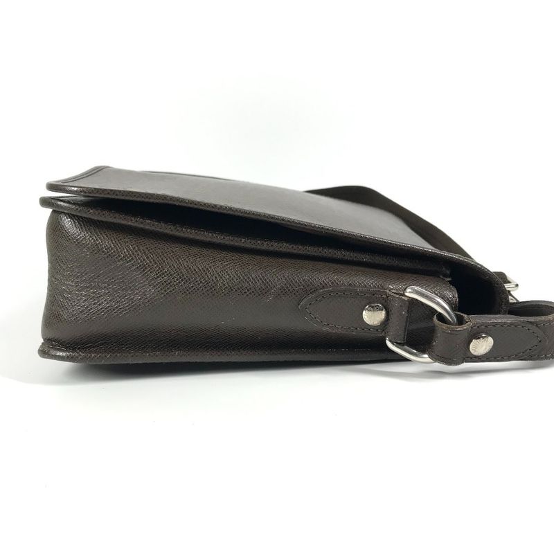 Louis Vuitton Shoulder Bag Andrei M32488 Taiga Leather Grizzly Brown