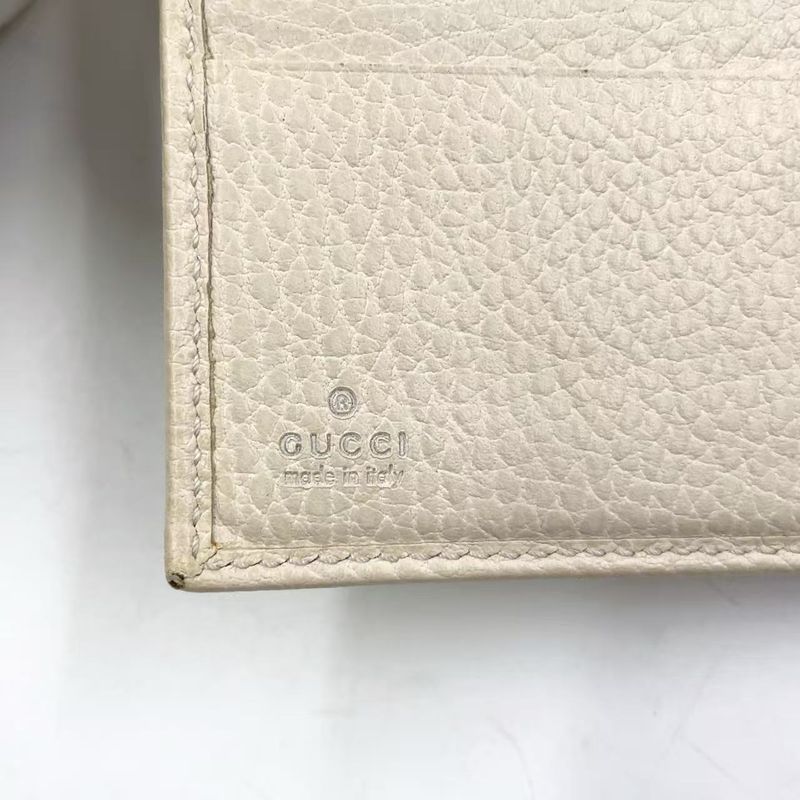Gucci Swing Bifold Wallet Leather White Wallet Gold 368233