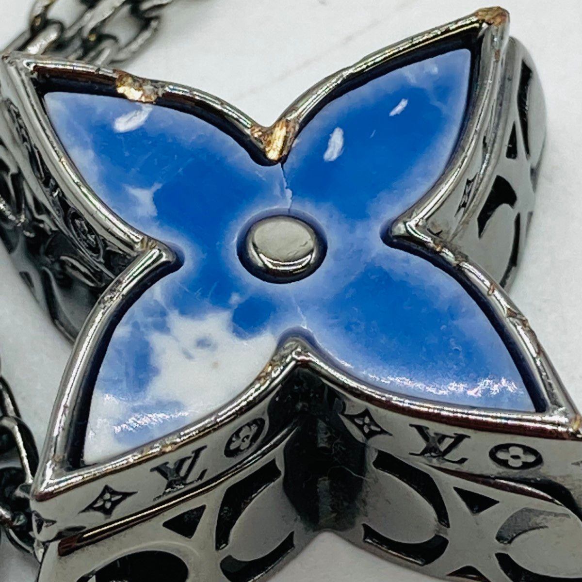 Louis Vuitton Pendant Flower Locket Le4212 M01047 Necklace Resin Cracked