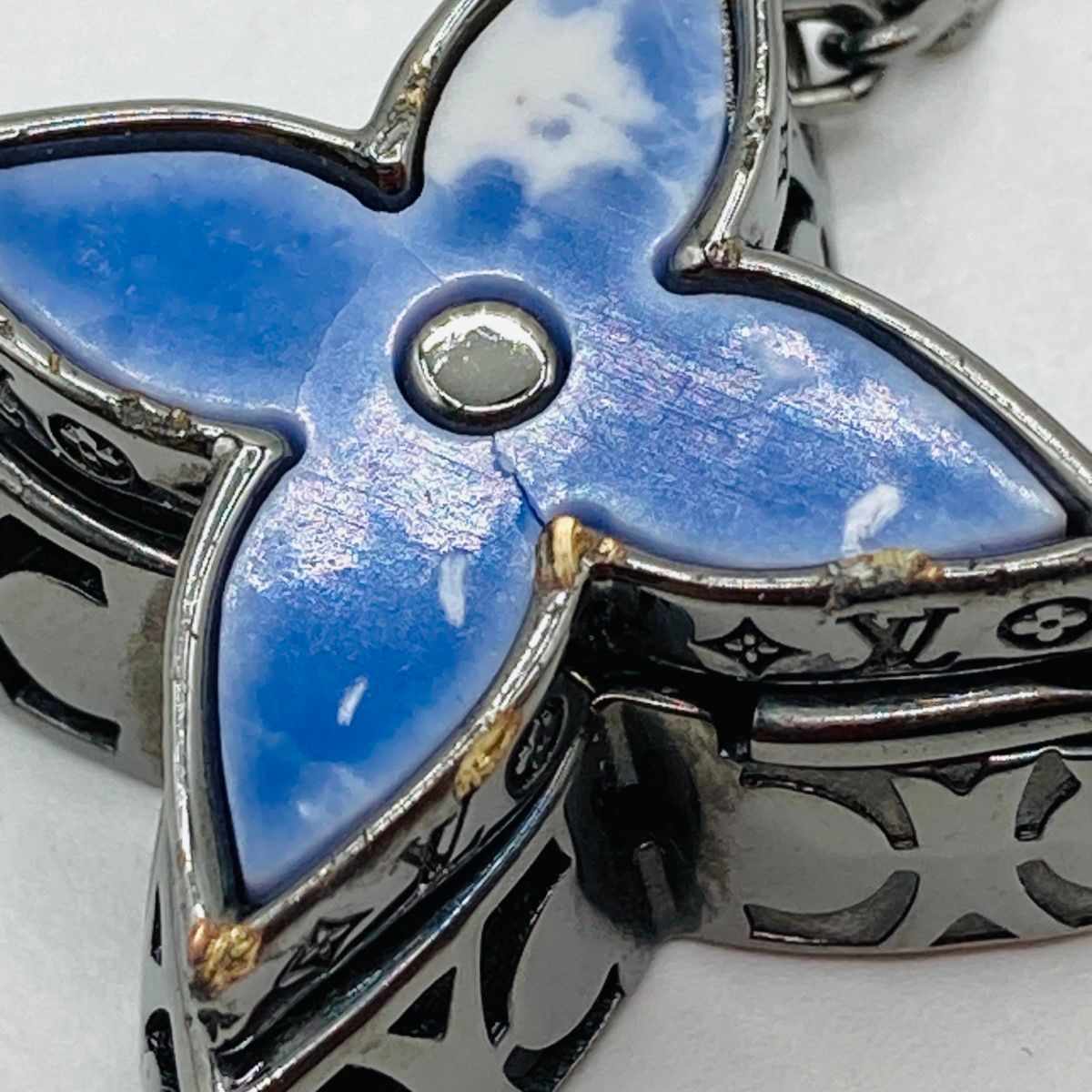 Louis Vuitton Pendant Flower Locket Le4212 M01047 Necklace Resin Cracked