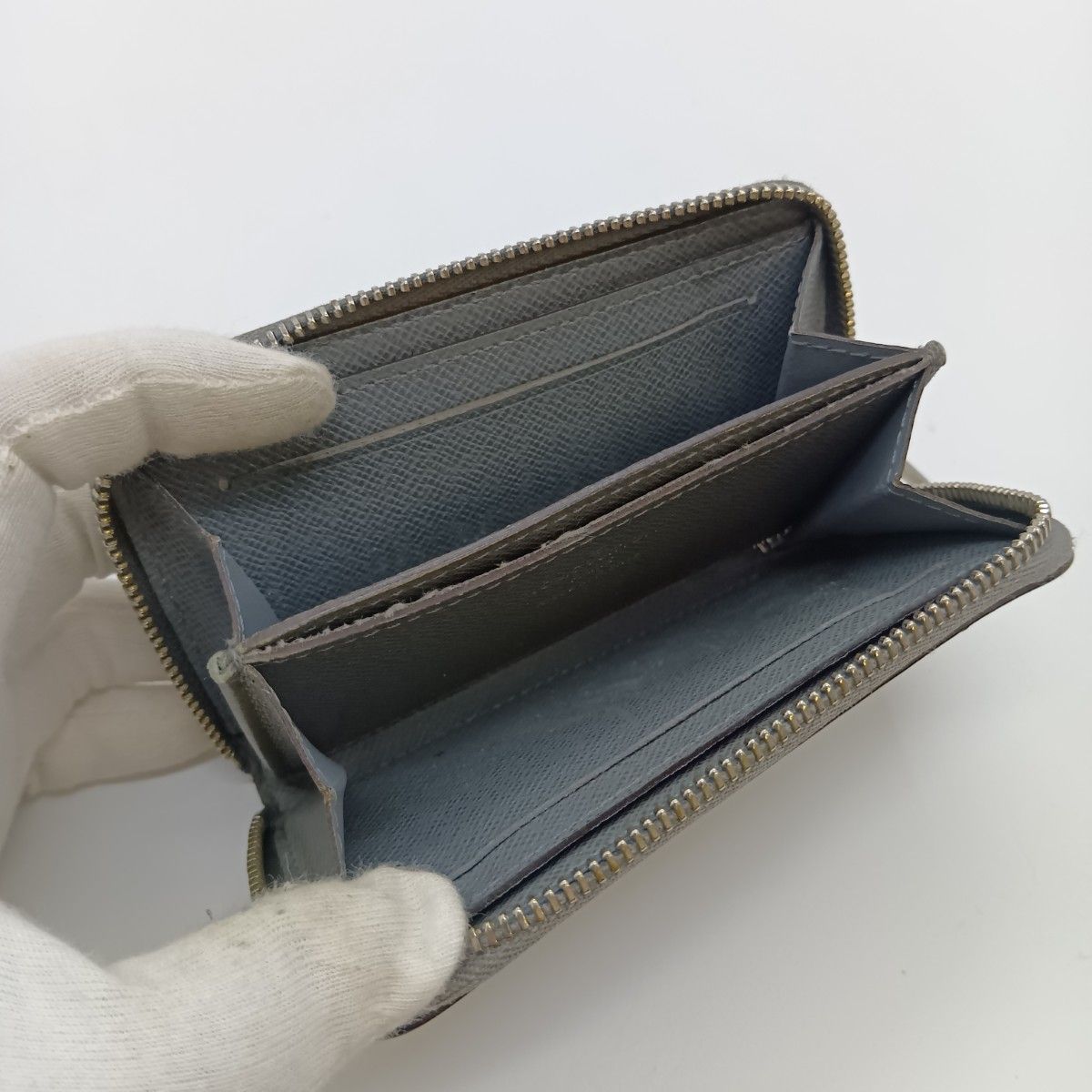 Louis Vuitton Taiga Zippy Coin Purse Glacier Coin Case Coin Purse Wallet