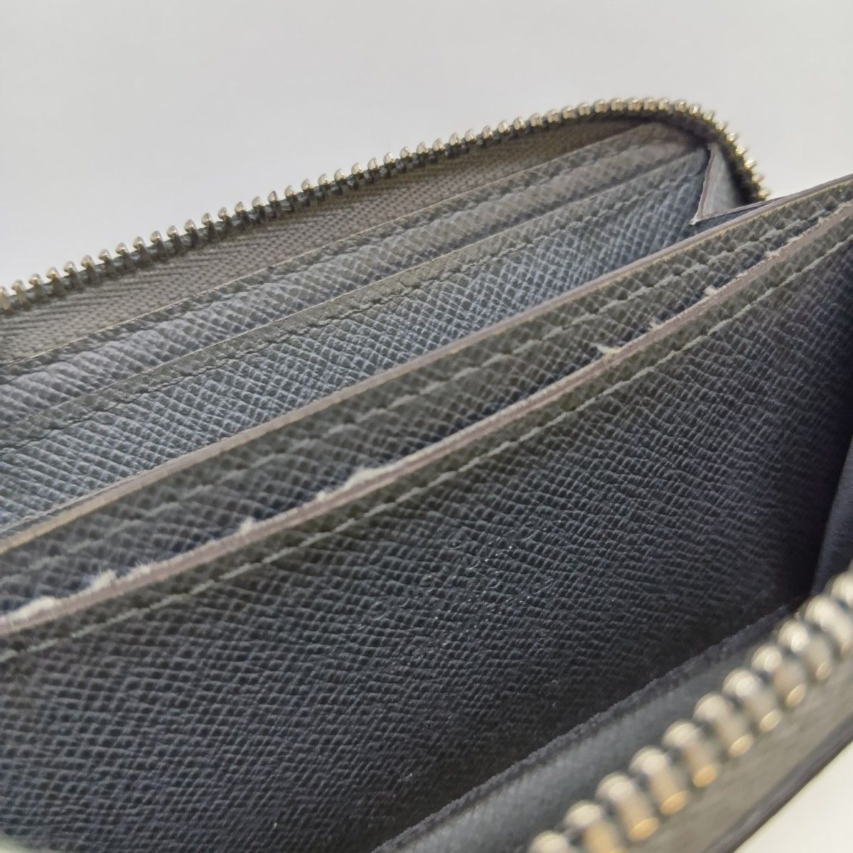 Louis Vuitton Taiga Zippy Coin Purse Glacier Coin Case Coin Purse Wallet