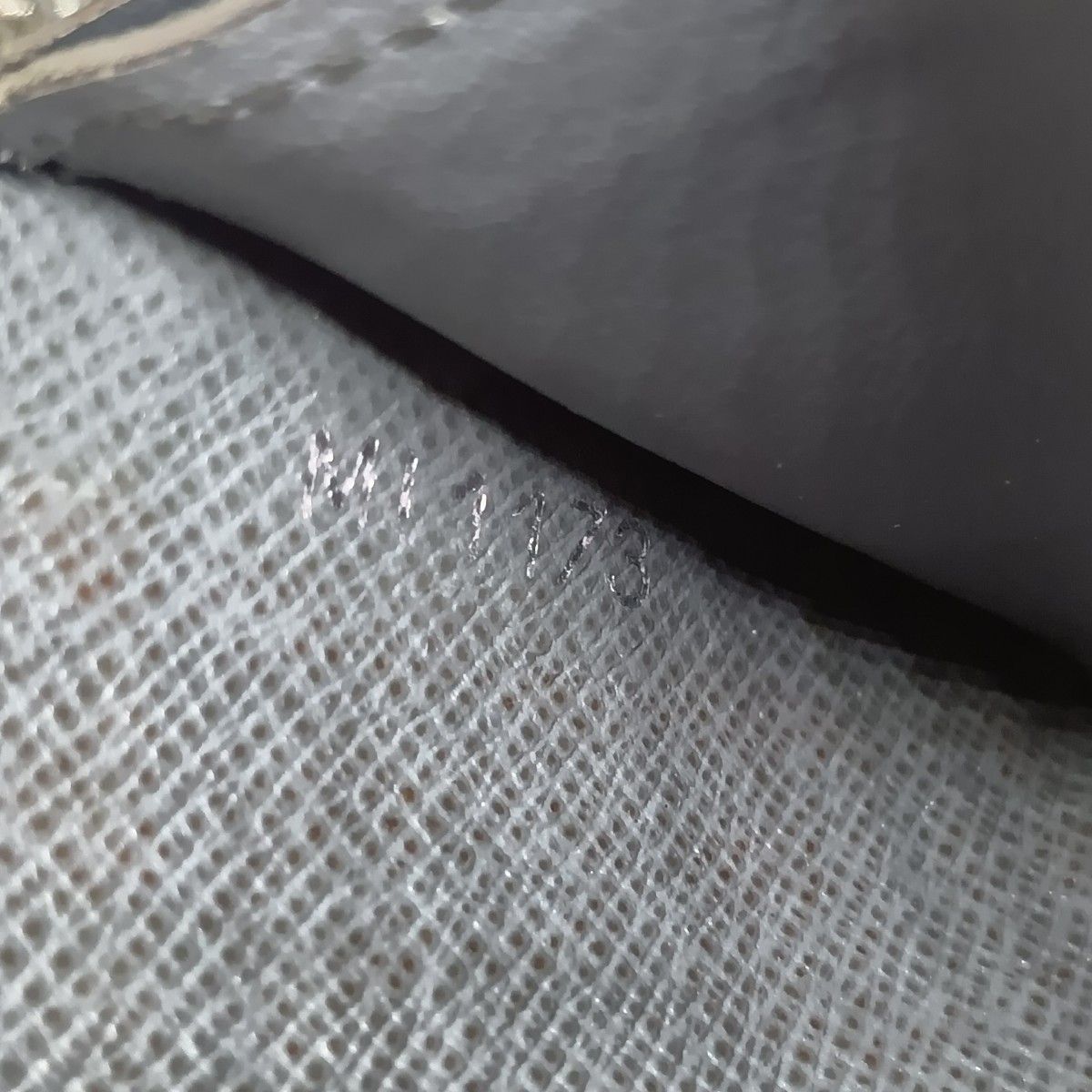 Louis Vuitton Taiga Zippy Coin Purse Glacier Coin Case Coin Purse Wallet