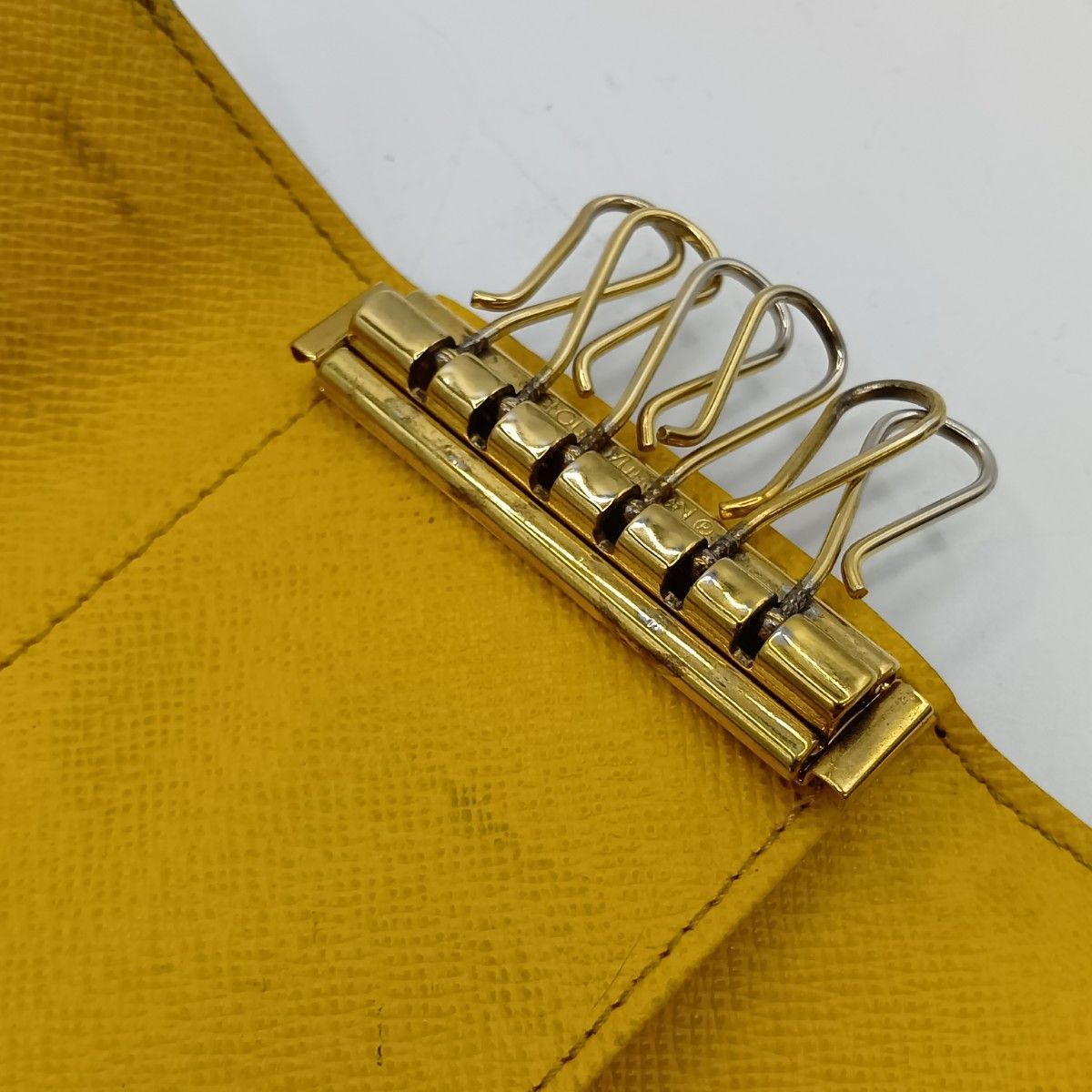 Louis Vuitton Multicles 6 6 Key Case M60700 Mimosa