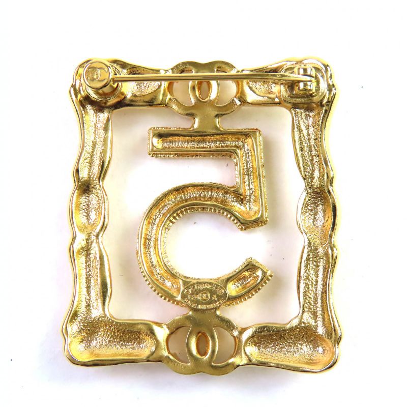 CHANEL Abd760 F24A - No.5 Coco Rhinestone Brooch Accessory Gold With Box And
