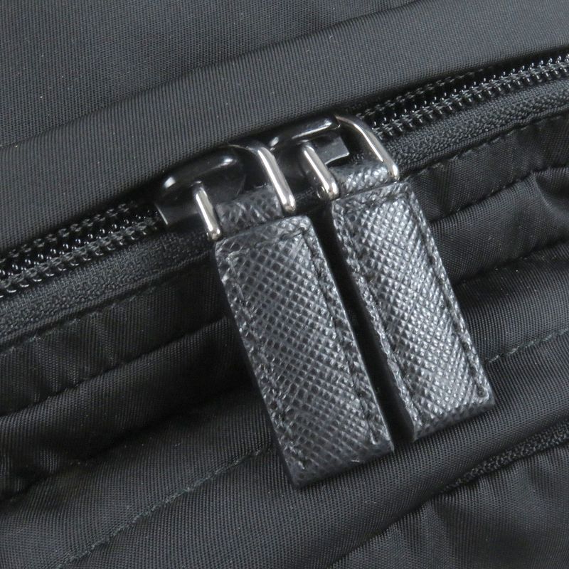 Prada 2vz013 Triangle Logo Triangle Plaque One Shoulder Sling Bag Body Bag