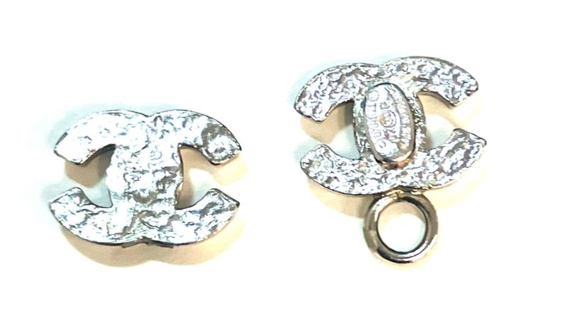 Chanel COCO Mark Hoop Earrings: Y3218