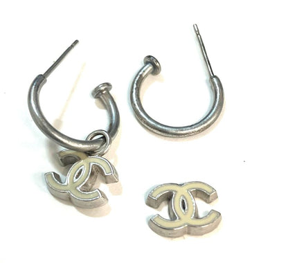 Chanel COCO Mark Hoop Earrings: Y3218