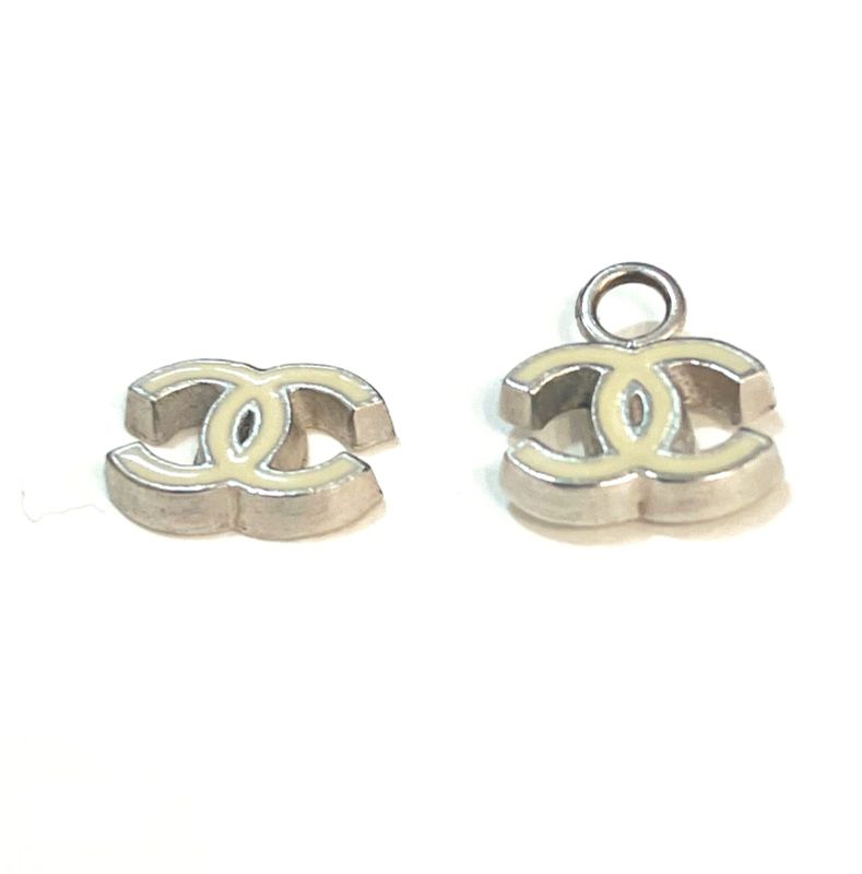 Chanel COCO Mark Hoop Earrings: Y3218