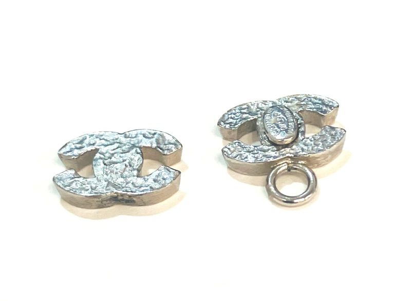 Chanel COCO Mark Hoop Earrings: Y3218