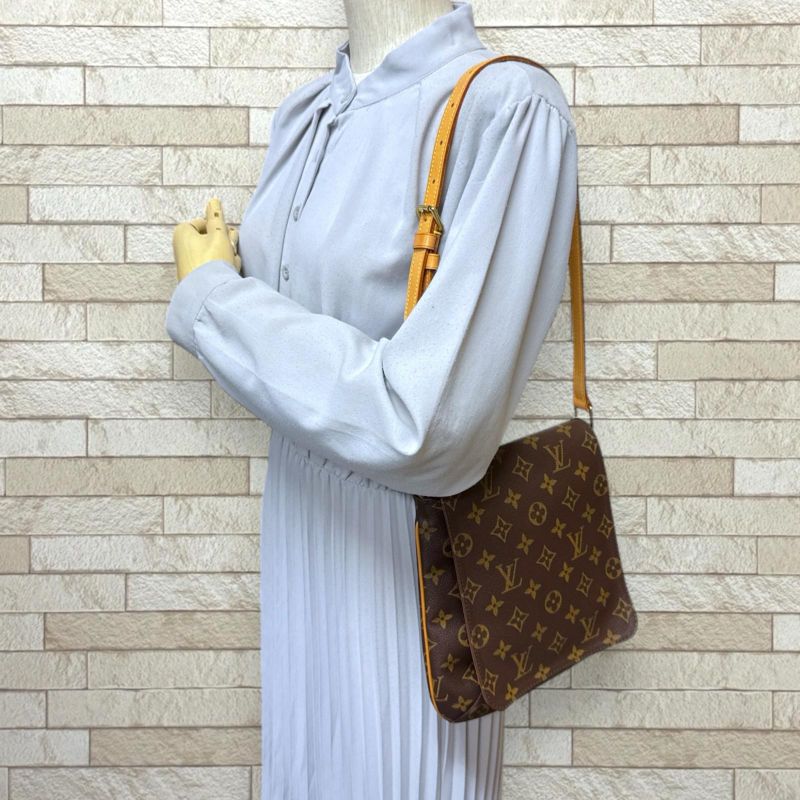 Louis Vuitton Musette Salsa Short Monogram Shoulder Bag Monogram Canvas M51258