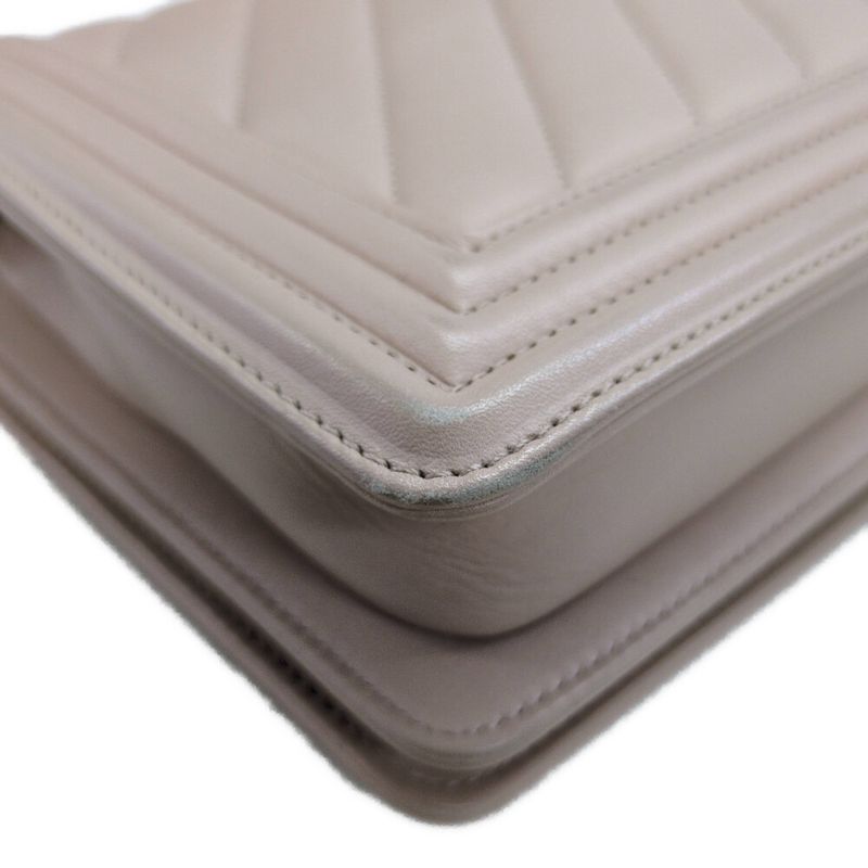 Chanel Boy Chanel V-stitched Chain Shoulder Bag / Pink / Next-day Delivery