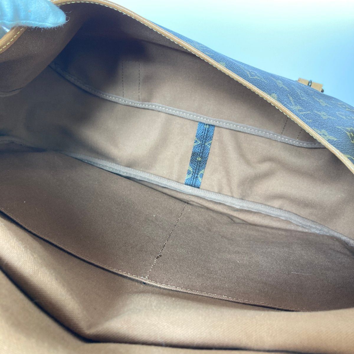 Louis Vuitton Monogram Saumur 43 Shoulder Bag M42252 Brown Inner Pocket Frayed