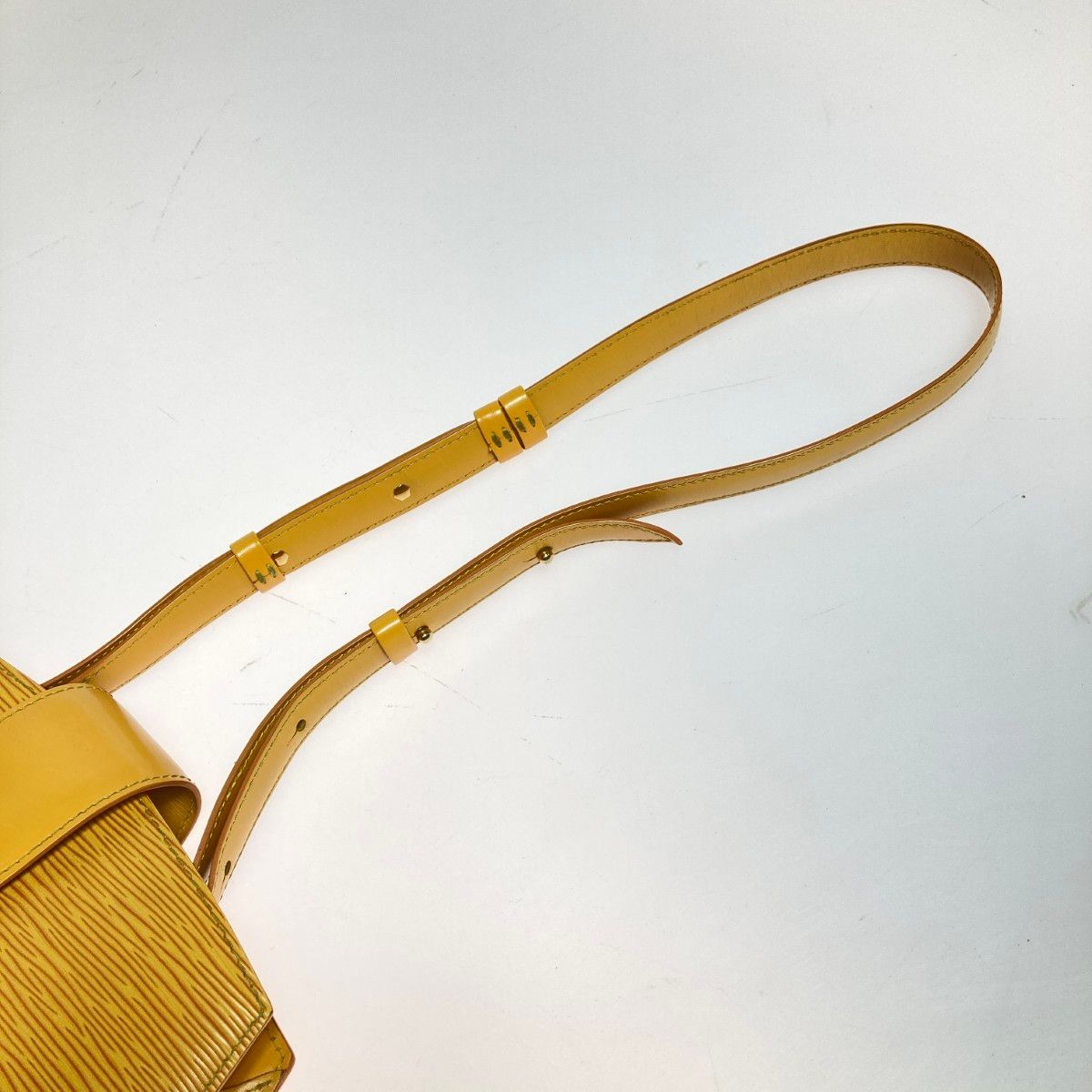 Louis Vuitton Epi Clunew Shoulder Bag M52259 Yellow