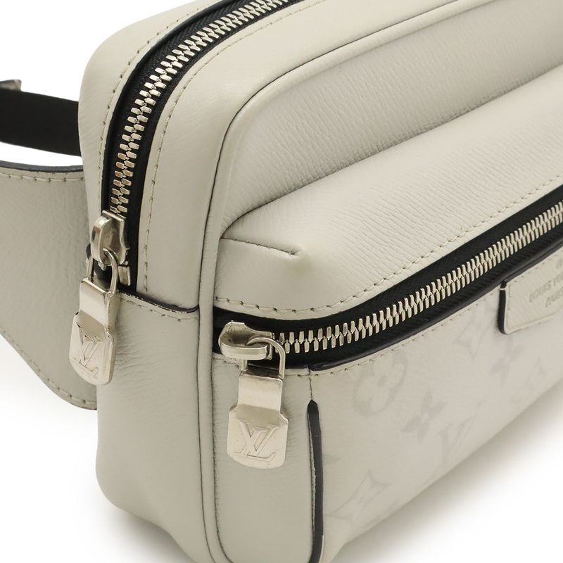 Louis Vuitton Taiga Lama Bum Bag Outdoor Waist Bag Body Bag Shoulder Untactica