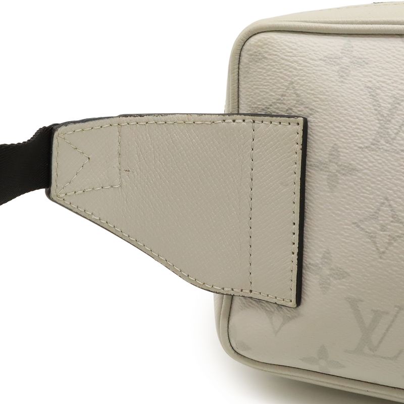 Louis Vuitton Taiga Lama Bum Bag Outdoor Waist Bag Body Bag Shoulder Untactica