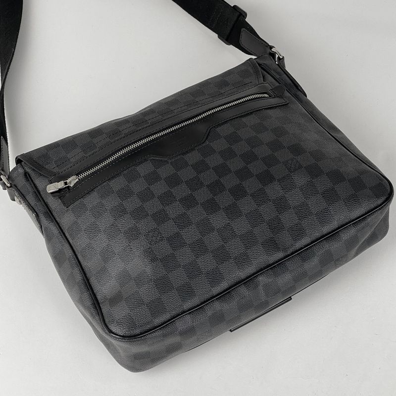 Louis Vuitton Daniel MM Messenger Bag Shoulder Bag Damier Graphite Black N58029