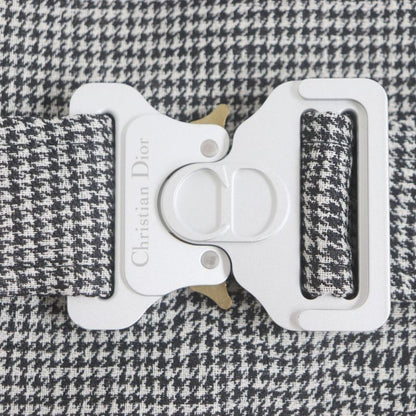 2019 DIOR Om 933c307a4602 Staggered Pattern With Belt And Logo Buttons Wool