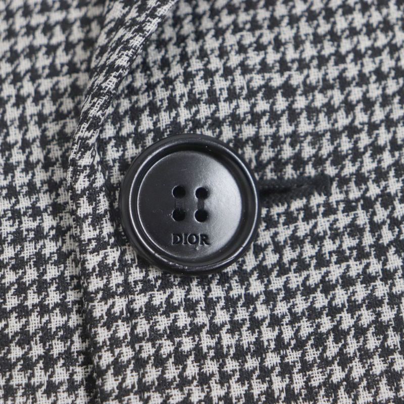 2019 DIOR Om 933c307a4602 Staggered Pattern With Belt And Logo Buttons Wool