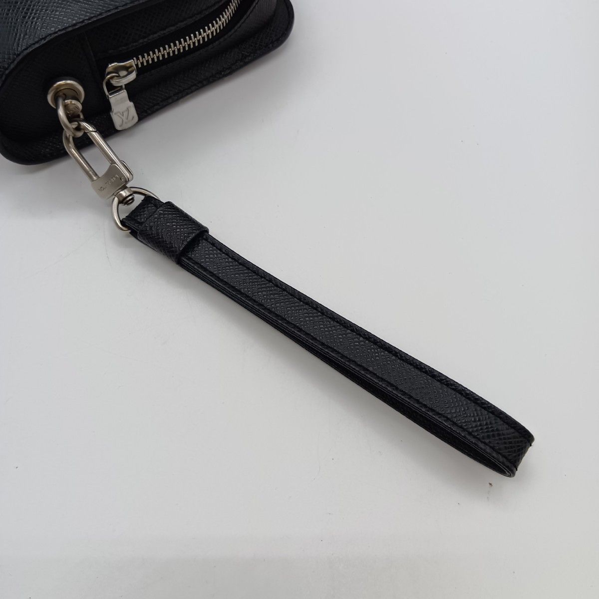 Louis Vuitton Taiga Baikal Ardoise Second Bag M30182 Black