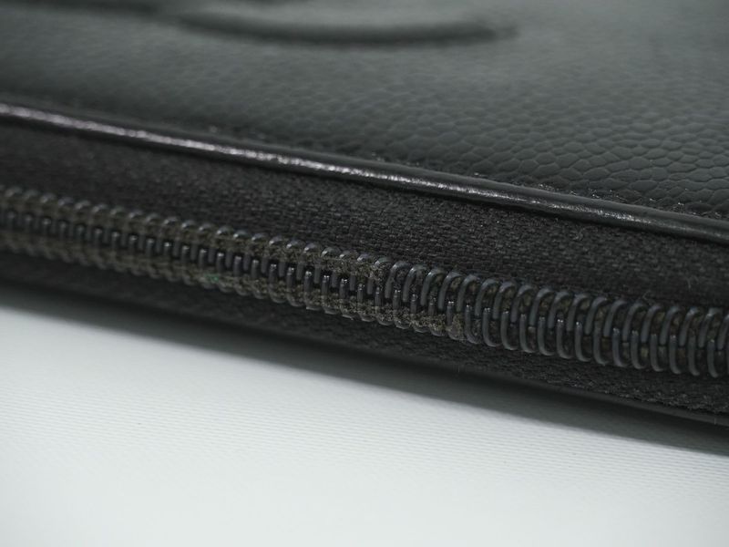 Authentic Chanel Coco Mark Round Zipper Long Wallet Long Wallet Caviar Skin
