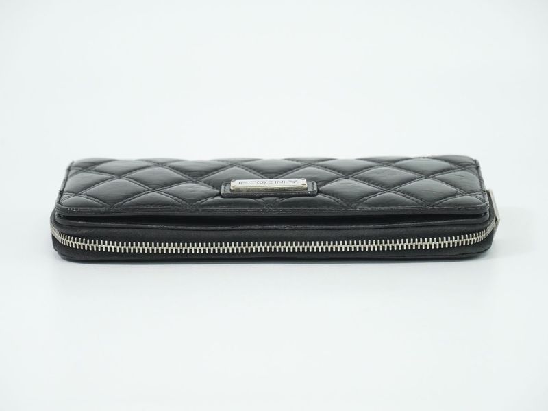 Authentic Chanel Paris New York Line Matelasse Round Zipper Long Wallet Long