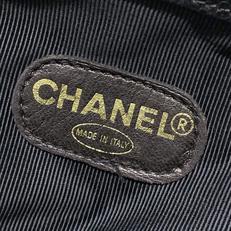 Chanel Bag - Black Shape / Gold
