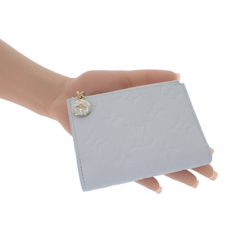 Louis Vuitton Portefeuille Lisa Compact Wallet M14654 Bifold Wallet Monogram