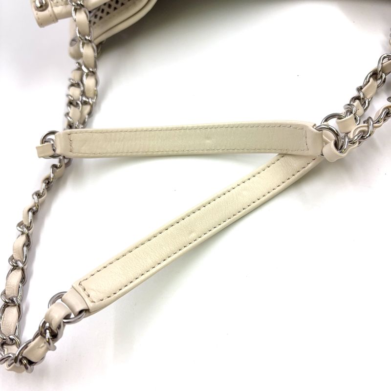 Chanel Mesh Leather Tote Bag Serial #17 Leather Off White Chain Shoulder Bag