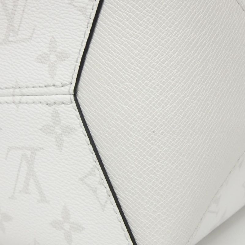 Louis Vuitton Taiga Llama Weekend Tote M30919 Bag