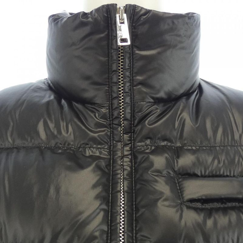 Prada Triangle Logo 290546 R212 11HU Down Vest