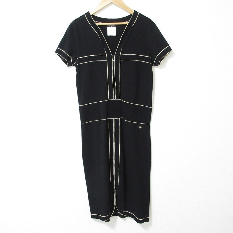 Good Chanel Coco Mark Deer Short Sleeve V Neck Dress P47675 Size 36 Black