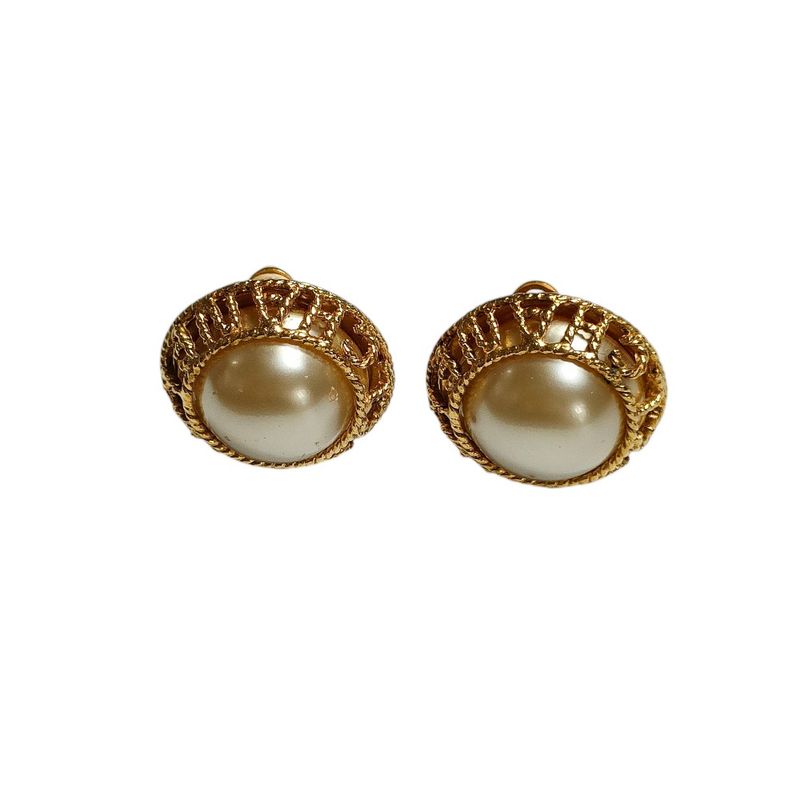 Good Quality 94a Chanel Vintage Faux Pearl Circle Clip Earrings with Box Gold