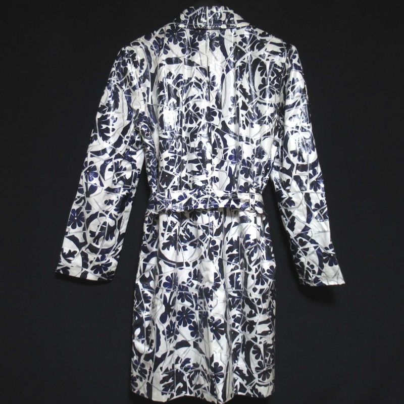Good Gucci Flower Print PVC Coated Belted Stainless Steel Collar Coat Size 42
