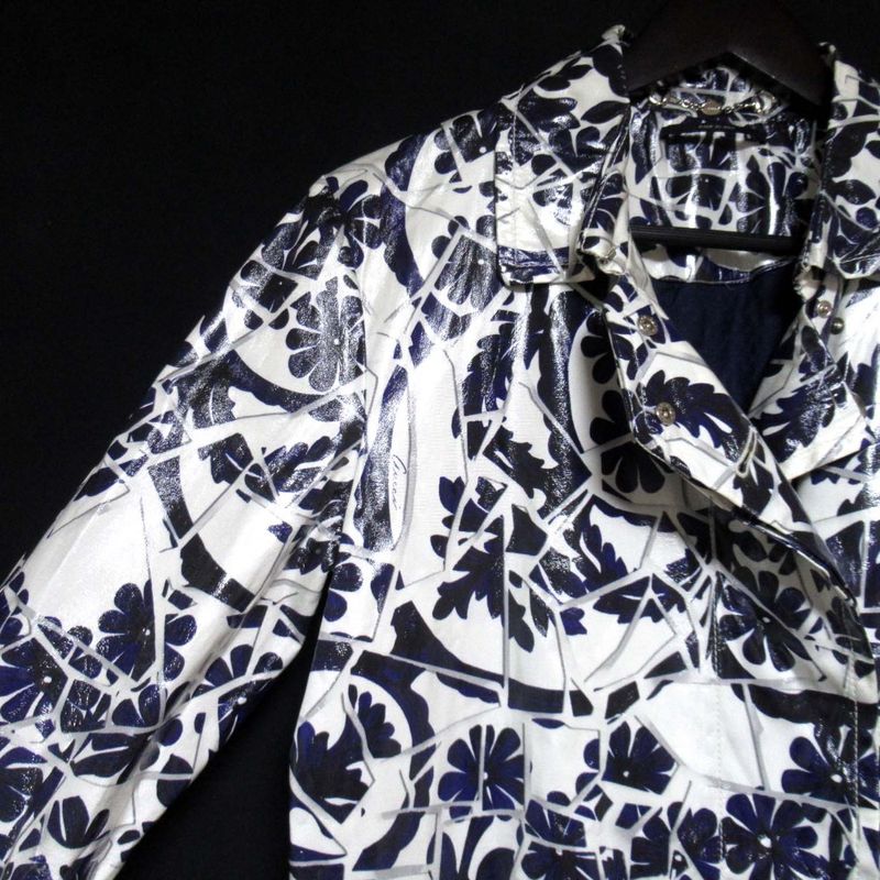 Good Gucci Flower Print PVC Coated Belted Stainless Steel Collar Coat Size 42