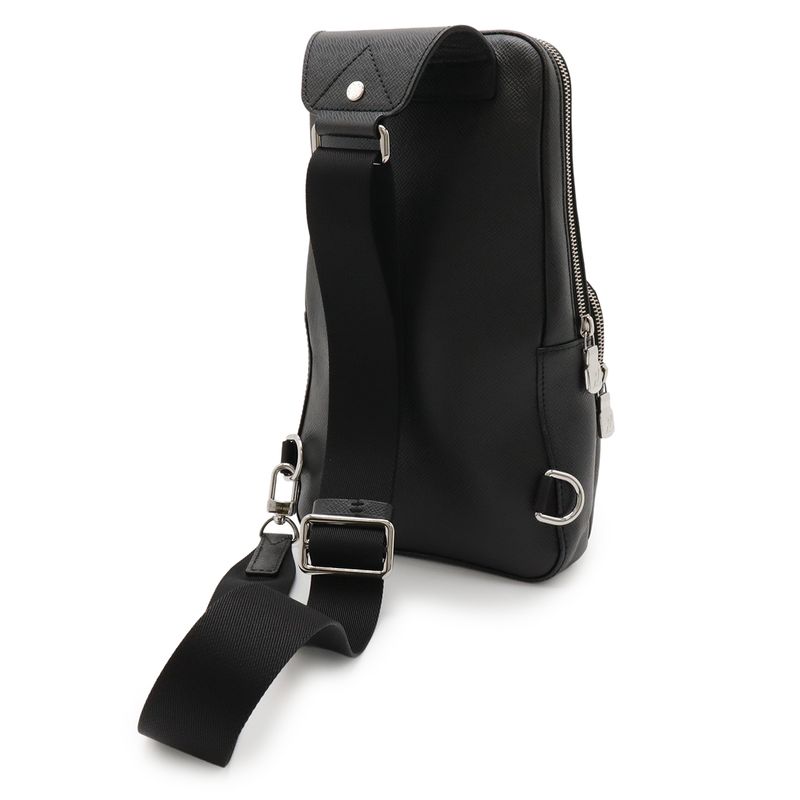Louis Vuitton Taiga Avenue Thring Bag Body Bag Shoulder Bag Leather Noir Black