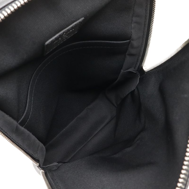 Louis Vuitton Taiga Avenue Thring Bag Body Bag Shoulder Bag Leather Noir Black