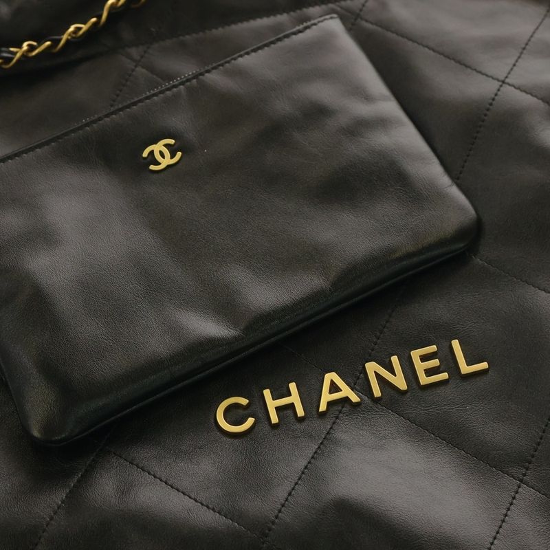 Chanel 22 Medium Matelasse Green Shiny Calfskin Gold Hardware Shoulder Bag