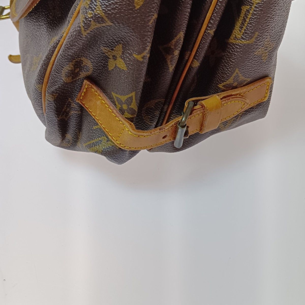 Louis Vuitton Monogram Saumur 35 Shoulder Bag M42254 Brown