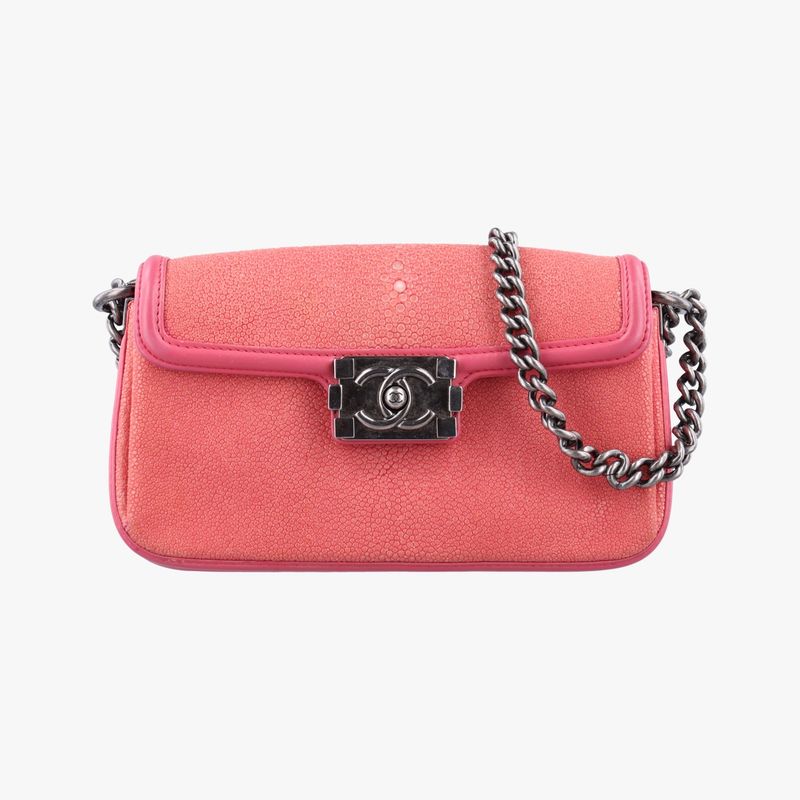 Chanel Boy Exotic Pink Pearl Fish Leather A67198 17067444