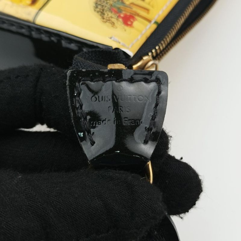 Louis Vuittonpochette Accessoire Sticker Bronze And Multi Vernis M90928 Dr0175