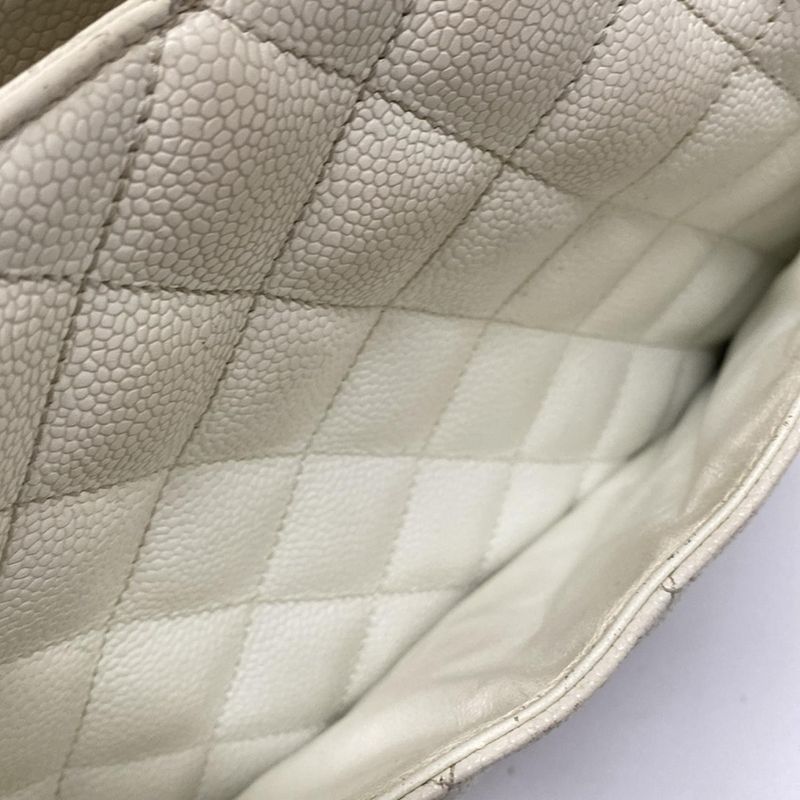 Chanel Tote Bag Revival Chain Tote A20995 White Chain Shoulder/gold Hardware