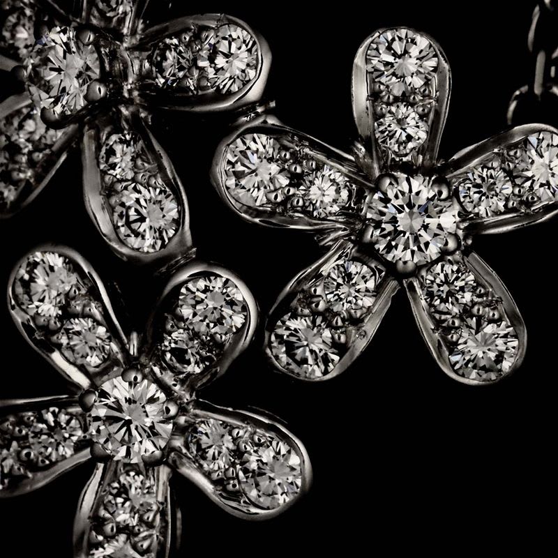 Van Cleef & Arpels Socrates 3 Flower Diamond Necklace 42 cm 18K WG 750