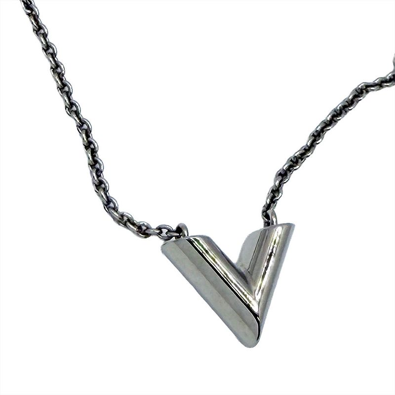 Louis Vuitton Metal Essential V Necklace