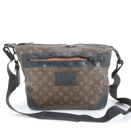 Louis Vuitton Monogram Waterproof M40399 Leather Shoulder Bag Crossbody