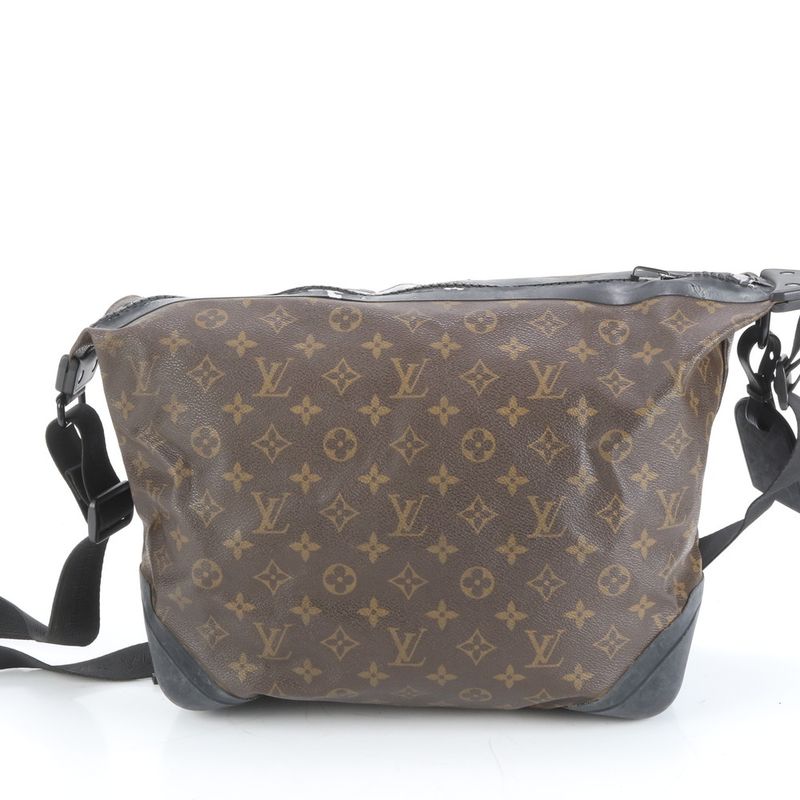 Louis Vuitton Monogram Waterproof M40399 Leather Shoulder Bag Crossbody