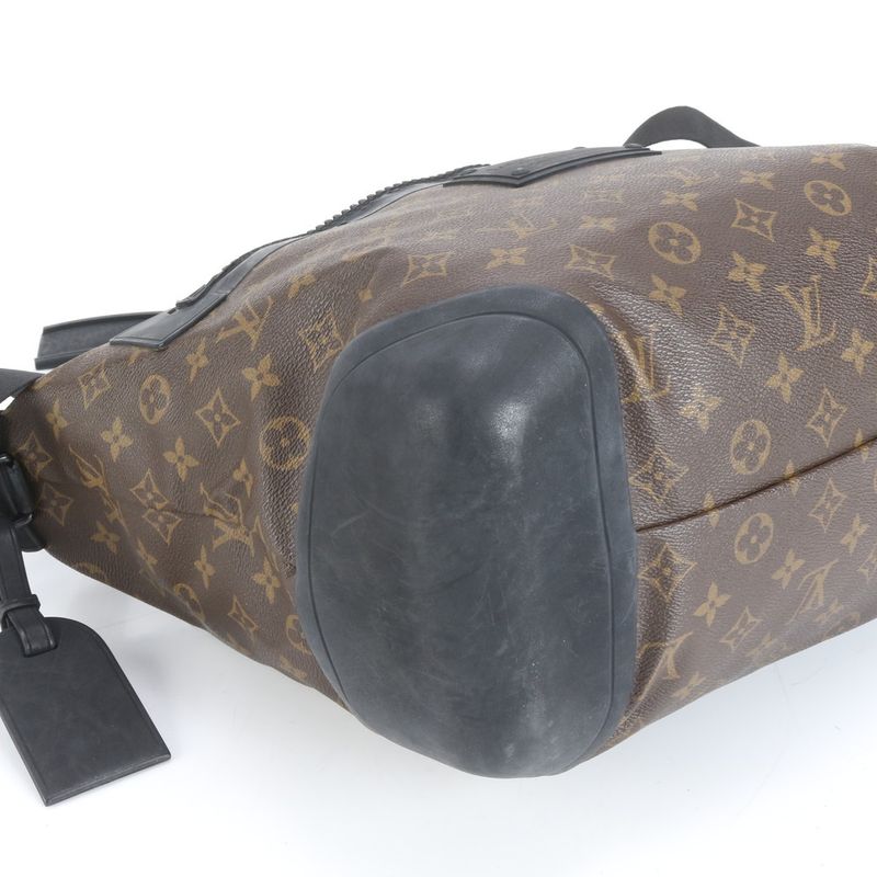 Louis Vuitton Monogram Waterproof M40399 Leather Shoulder Bag Crossbody